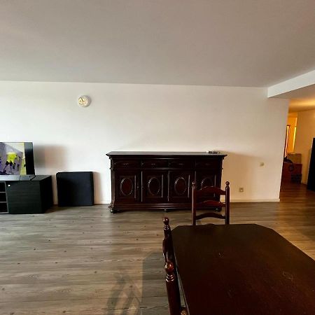 Big Apartment With Parking In Antwerpen Exterior foto