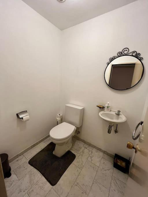 Big Apartment With Parking In Antwerpen Exterior foto