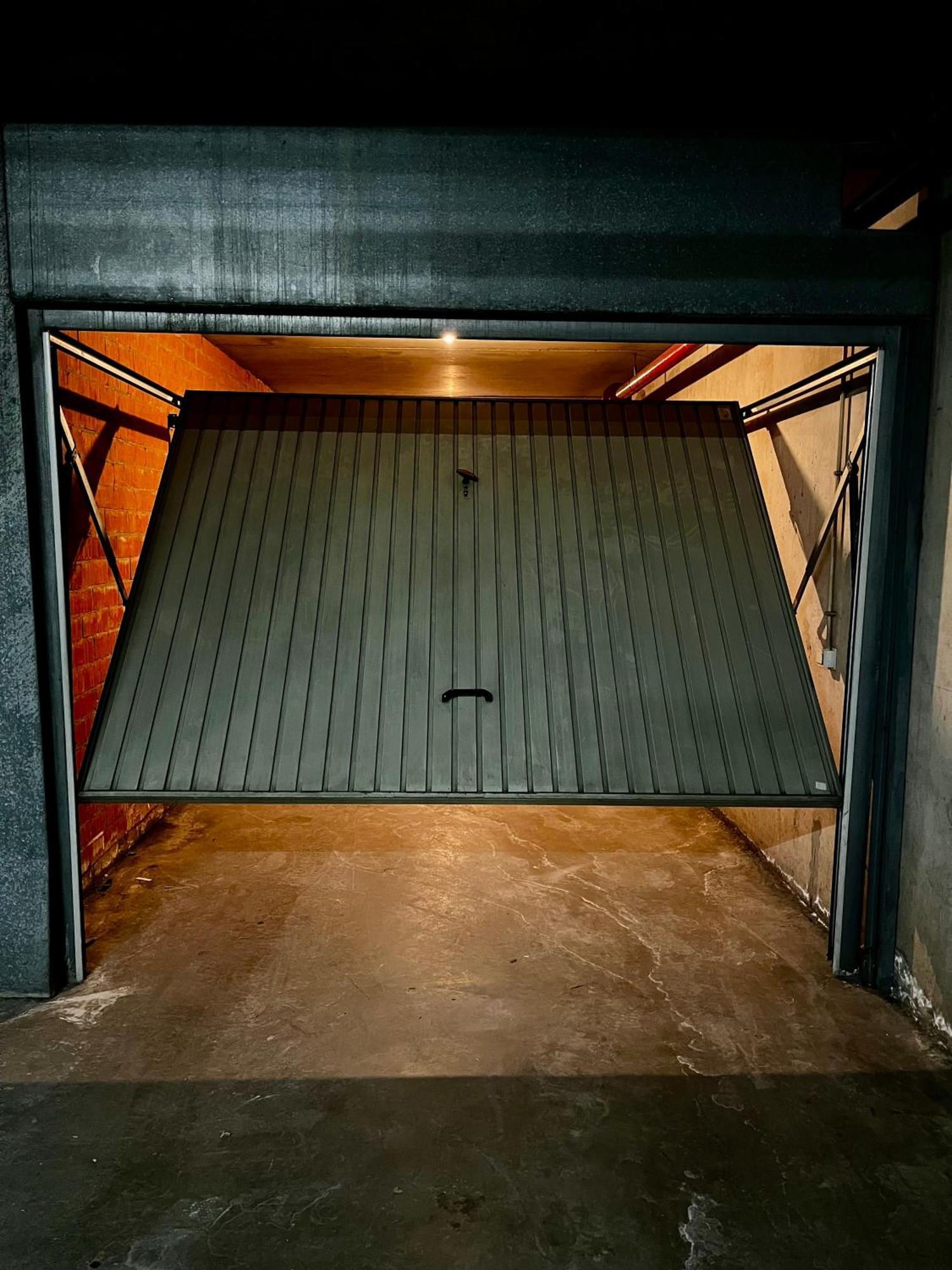 Big Apartment With Parking In Antwerpen Exterior foto