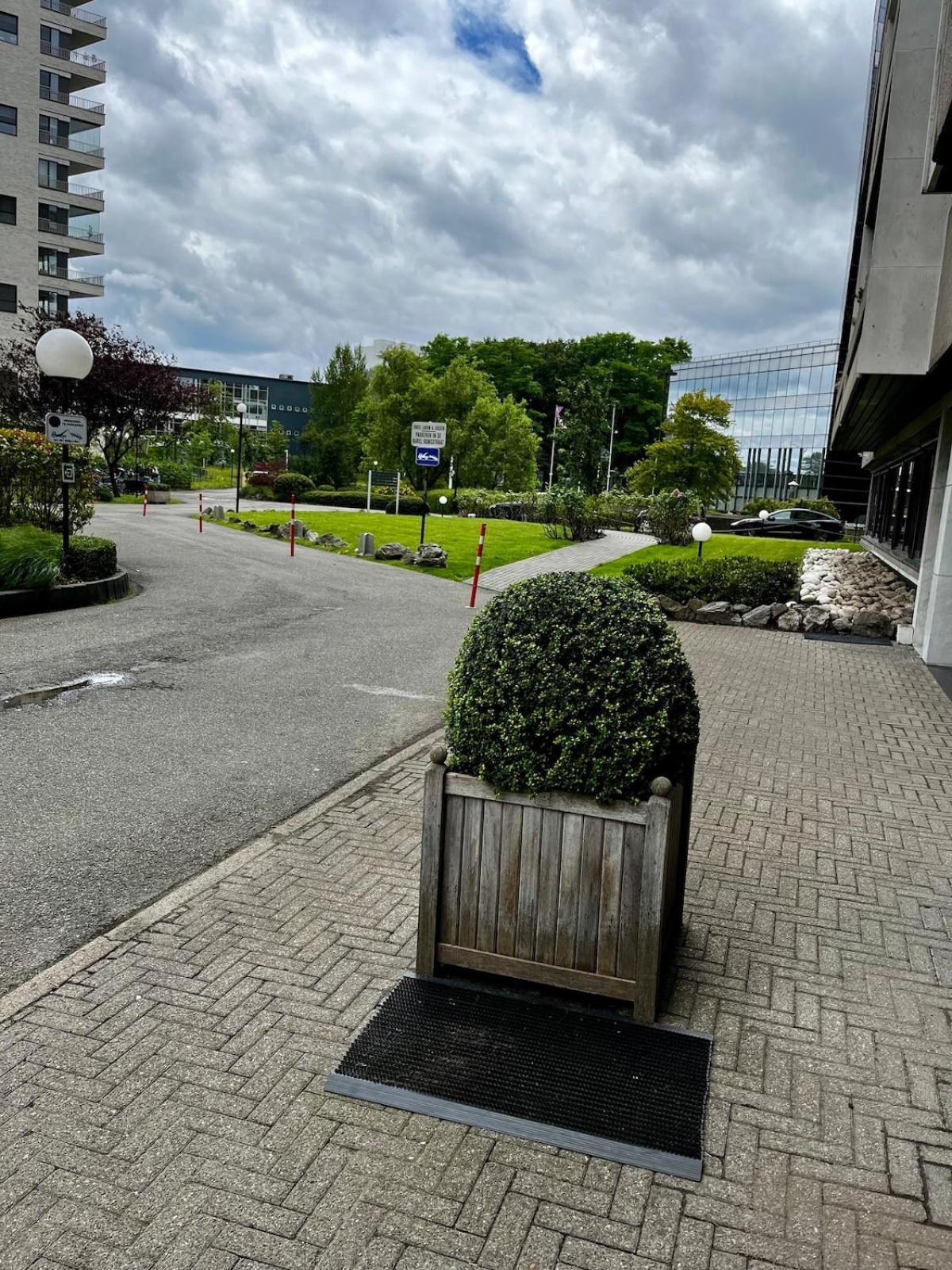 Big Apartment With Parking In Antwerpen Exterior foto