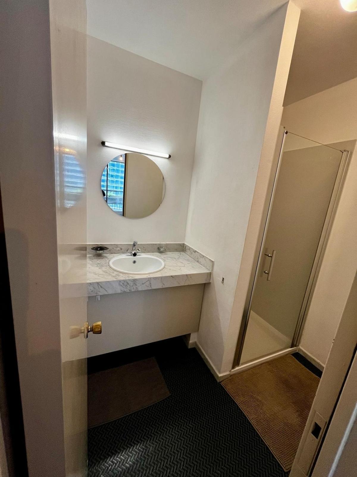 Big Apartment With Parking In Antwerpen Exterior foto
