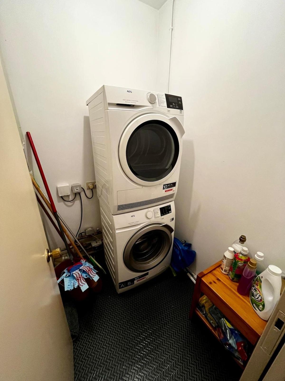 Big Apartment With Parking In Antwerpen Exterior foto