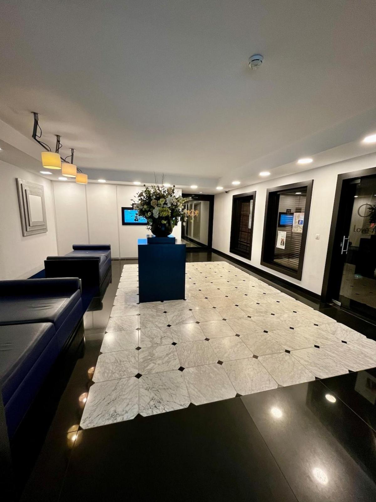 Big Apartment With Parking In Antwerpen Exterior foto