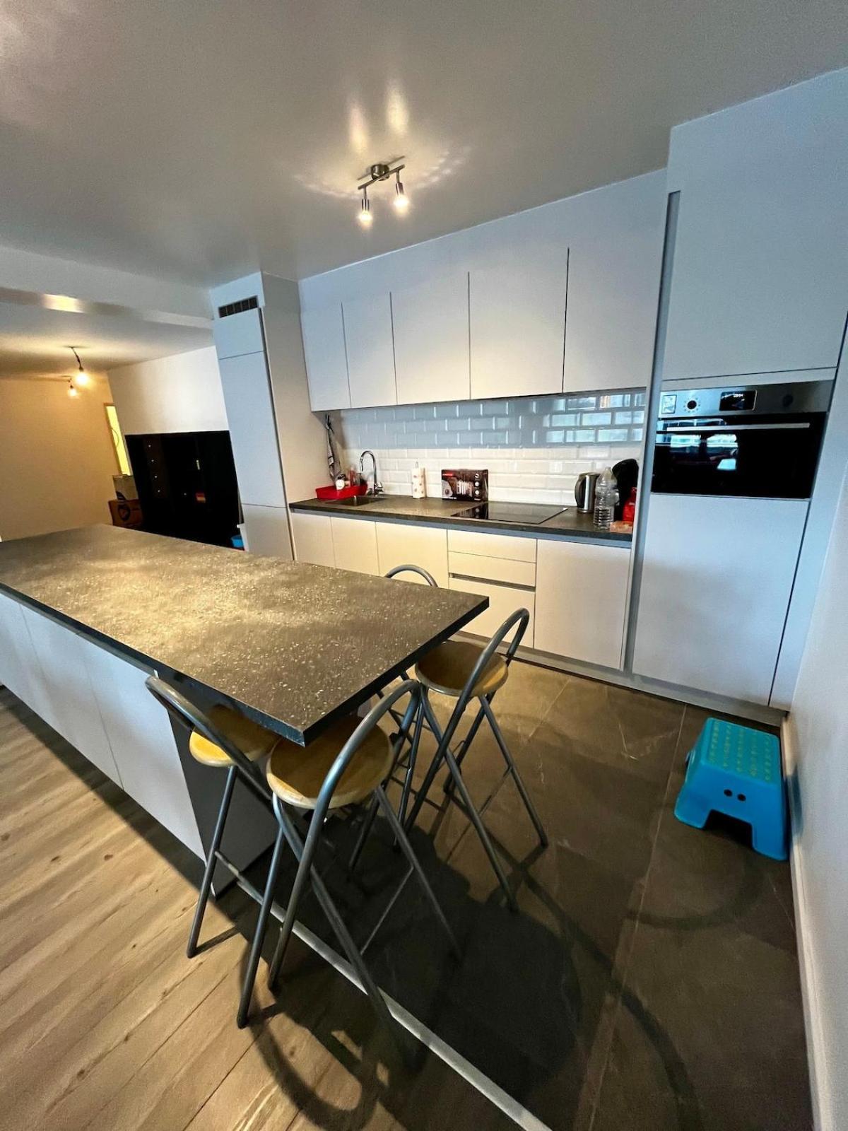 Big Apartment With Parking In Antwerpen Exterior foto